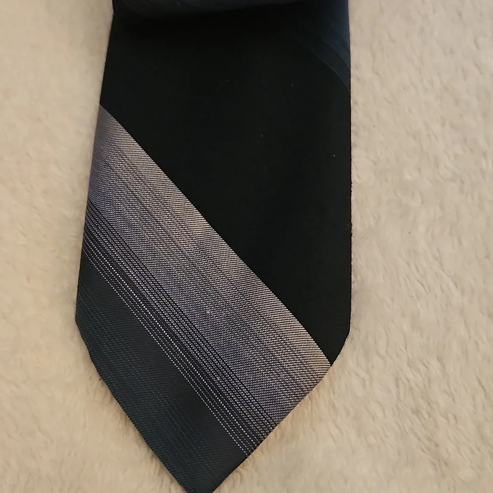 3/$30 DON LOPER 1980s Blue Striped Ombre Skinny Clip-on Tie